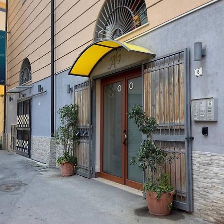 Molo Five Apartment Palermo Bagian luar foto