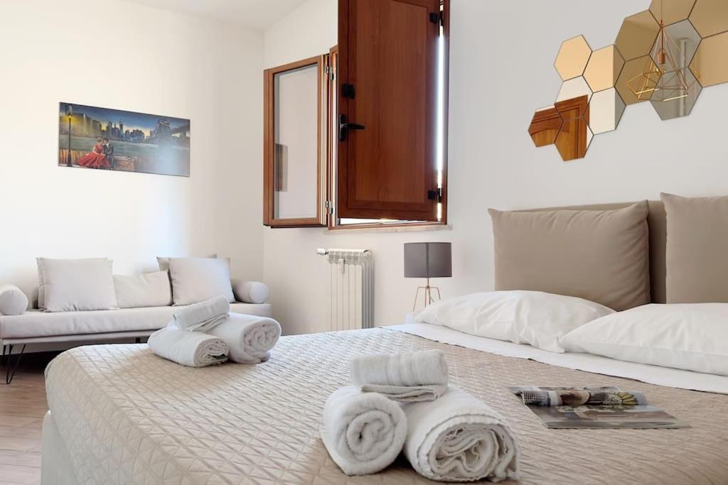 Molo Five Apartment Palermo Bagian luar foto