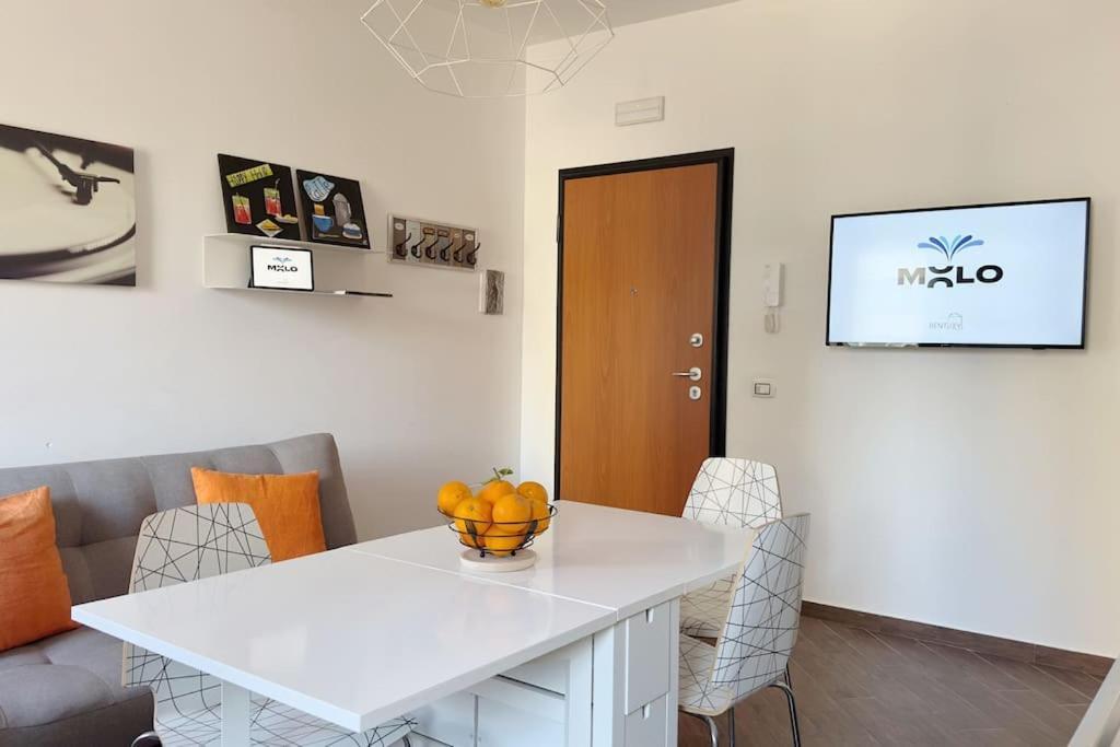 Molo Five Apartment Palermo Bagian luar foto