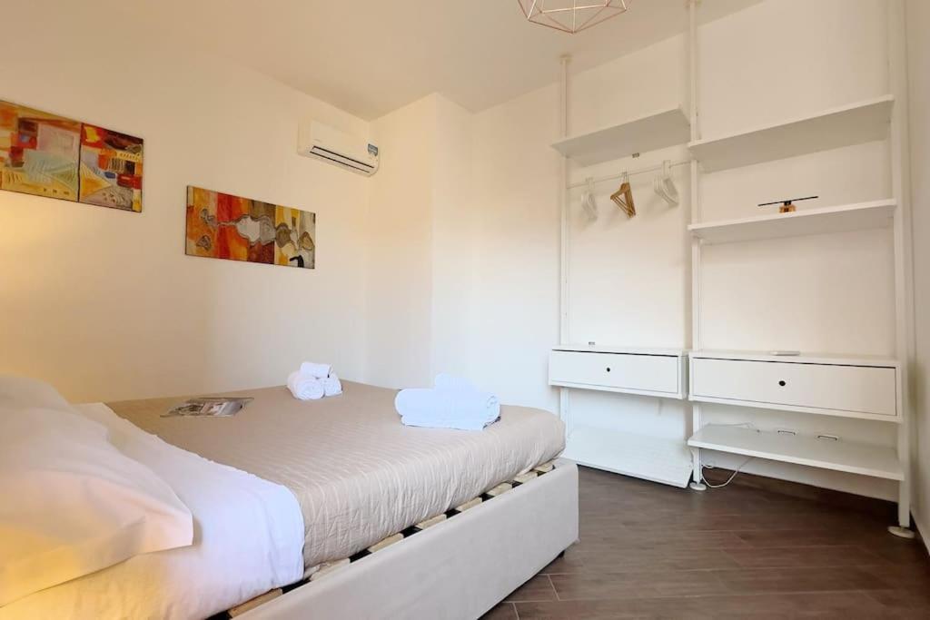 Molo Five Apartment Palermo Bagian luar foto