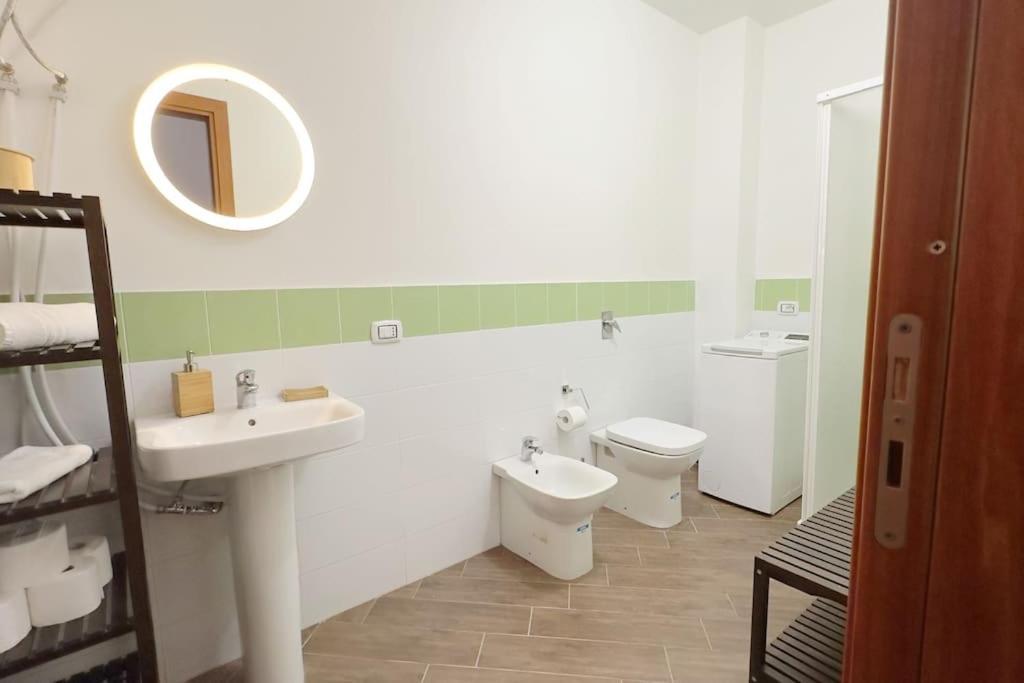 Molo Five Apartment Palermo Bagian luar foto